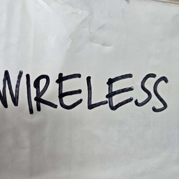 Uniqlo Women Bra 32B Pink T Shirt Wireless Strap Adjustable Smooth - Picture 6 of 11